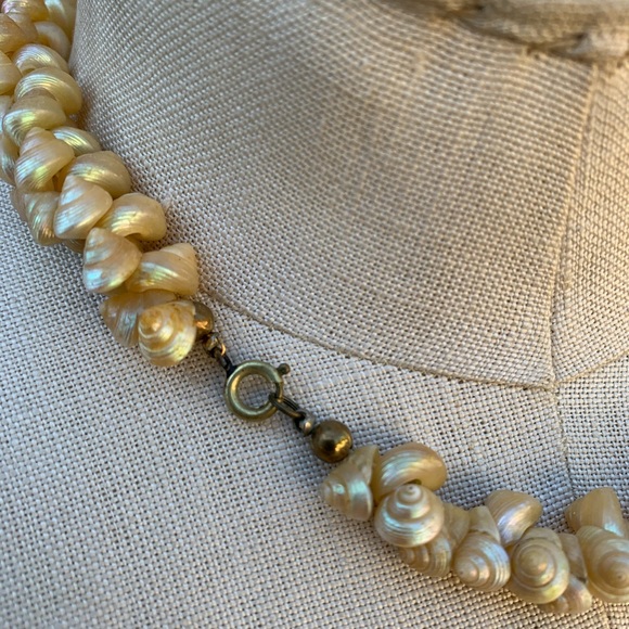 VTG Hawaiian Iridescent Trochus Shell Lei Choker - Picture 3 of 5